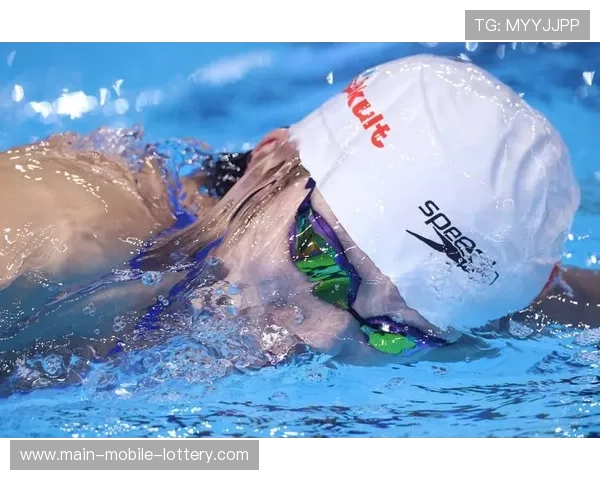 女子自由泳技术解析与训练方法探讨提升速度与耐力的关键技巧 女子自由泳技术解析与训练方法探讨提升速度与耐力的关键技巧